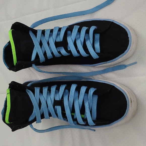 NIKE 2009 RETRO BRS CANVASS HIGHTOPS - Picture 1 of 8